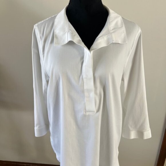 Chico's No Iron Chic Stretch Popover Button Down in the back - Picture 6 of 6